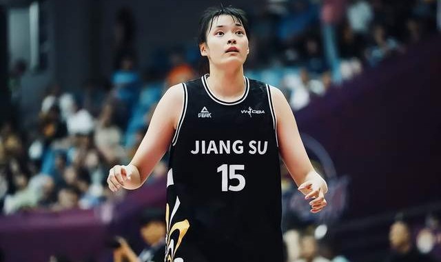 爆冷掀翻卫冕冠军！女篮2米王牌闪耀，才26岁，宫鲁鸣该给她机会